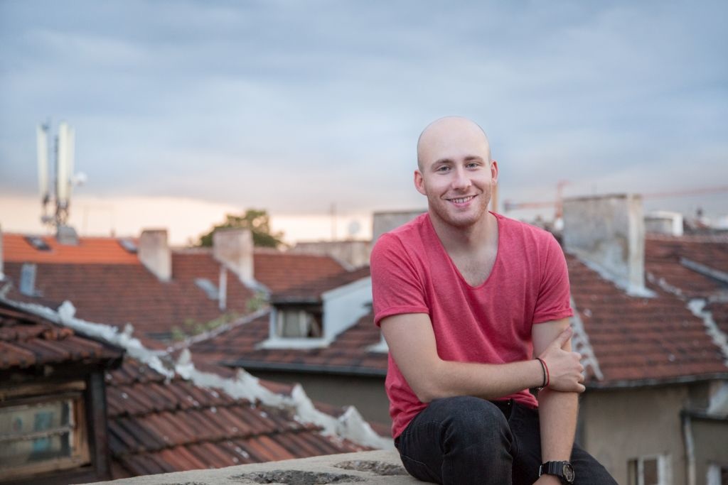 Stay true people image