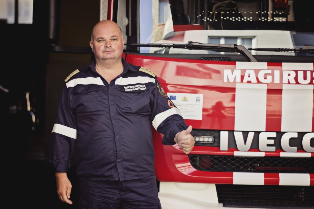 Пожарникар image