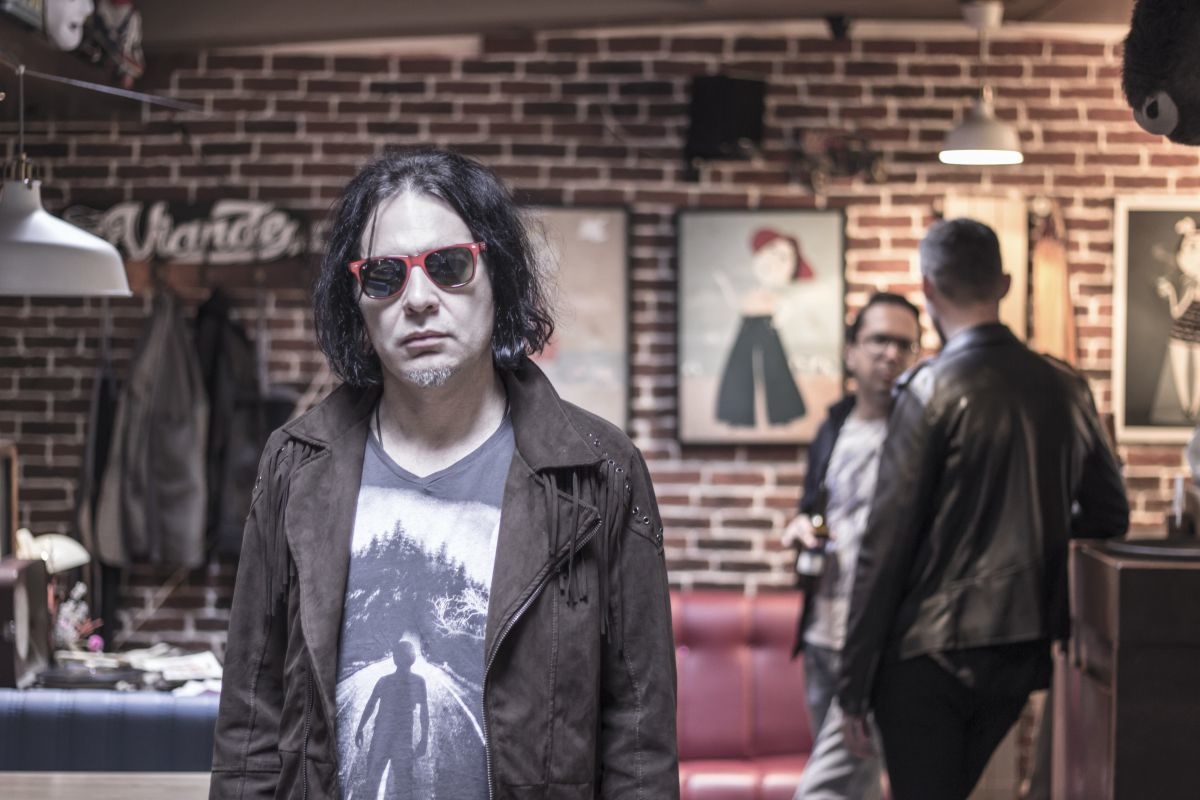 6_1200_03 Apemen image