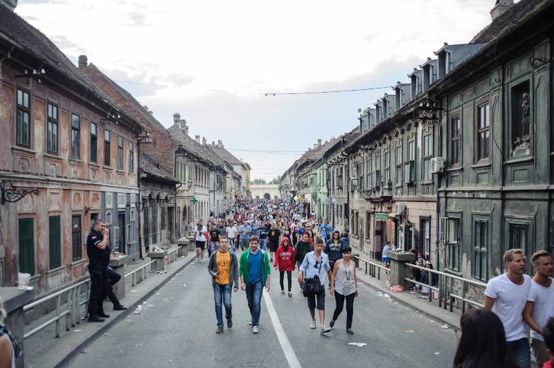 exit2_800 exit festival image