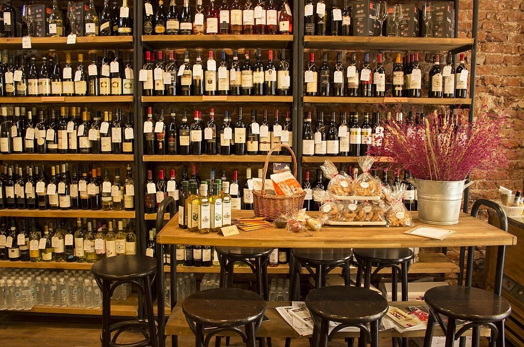 La Bottega Due Piani image