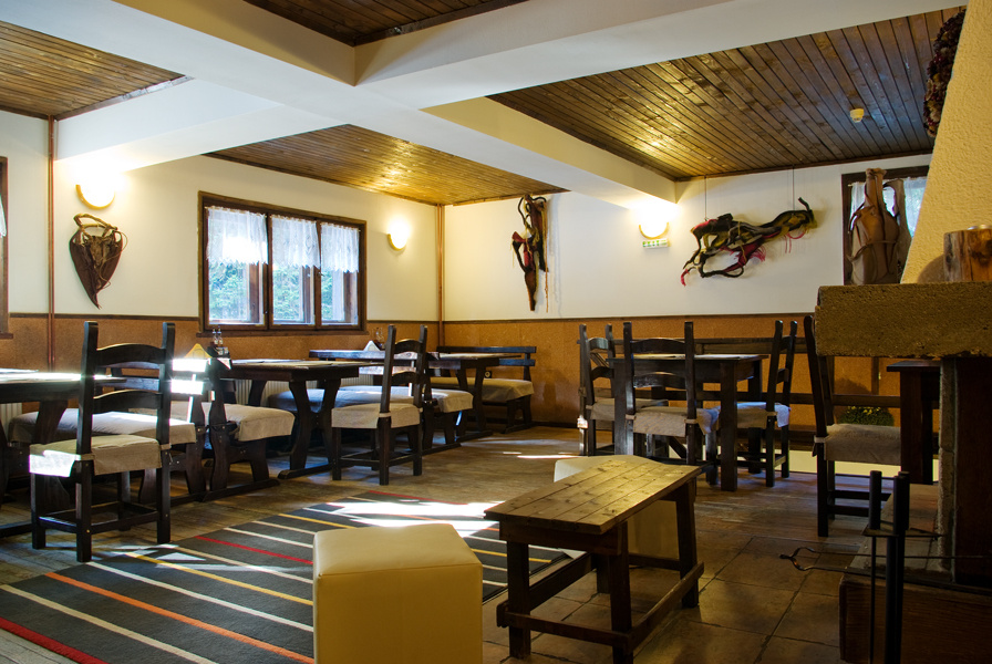 moten-13_896 moten-13_896