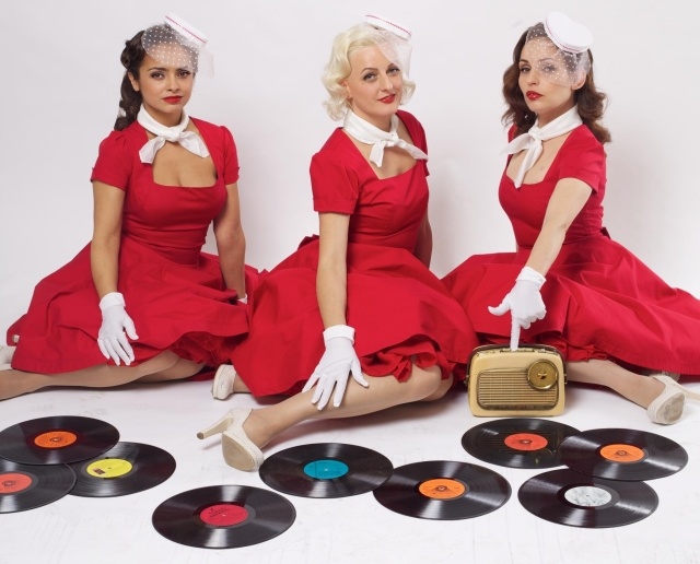 sentimental_swingers_by_elena_nenkova_640 sentimental_swingers_by_elena_nenkova_640